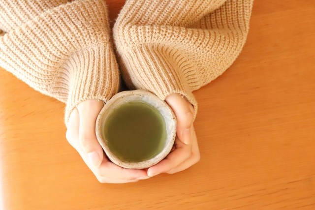 妊娠中にカフェイン入りの緑茶はNG？