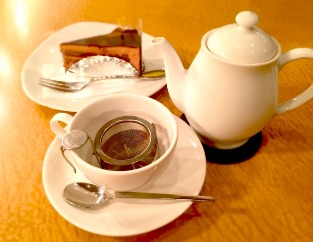茶こしを使った紅茶の入れ方について解説