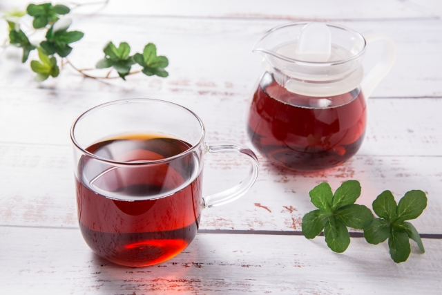 紅茶は生理痛に効果がある？生理痛に効くものは？