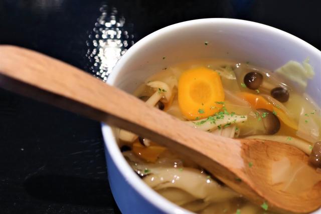 ①キノコと生姜のスープ